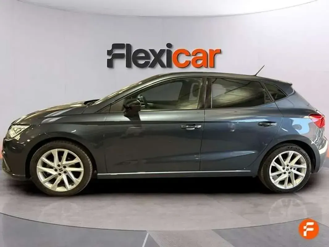 Usado Seat Ibiza FR 110 CV (80 kW) 2021 Gris Utilitario