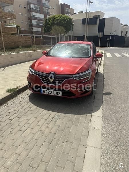 Usado Renault Mégane IV Zen 115 CV (84 kW) 2021 Rojo Berlina