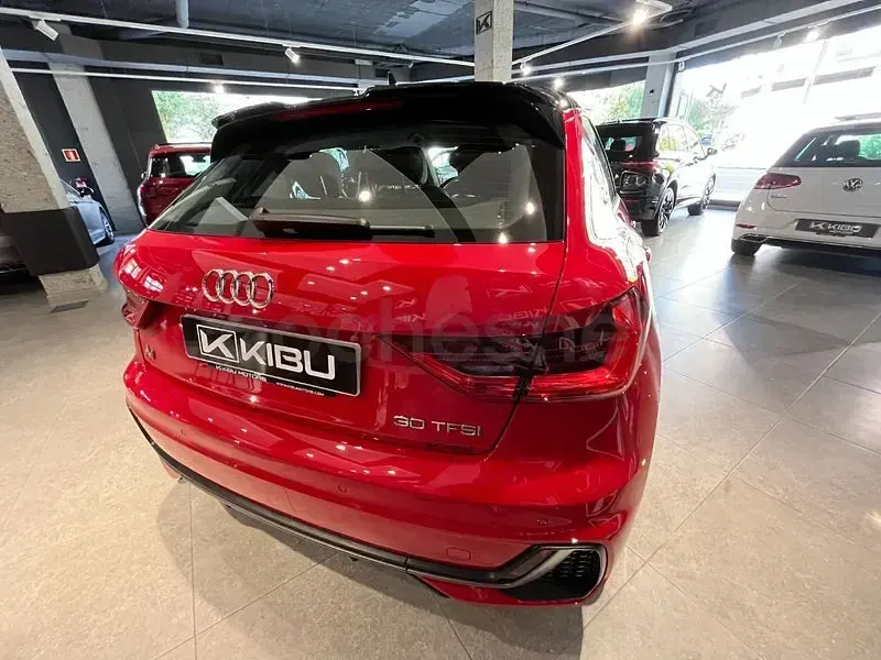 Usado Audi A1 Sportback Comfort 116 CV (85 kW) 2024 Rojo Utilitario