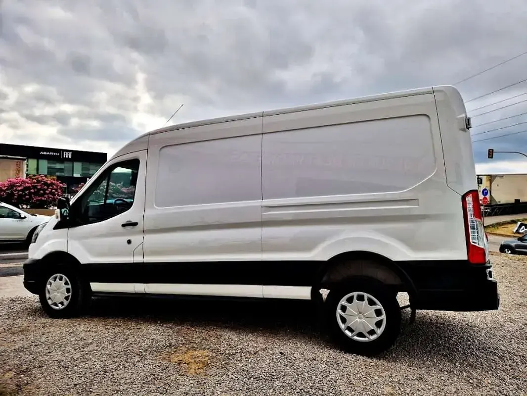 Usado Ford Transit Trend 131 CV (96 kW) 2023 Blanco Van