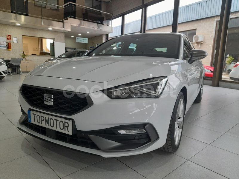 Usado Seat Leon FR 150 CV (110 kW) 2021 Blanco Berlina