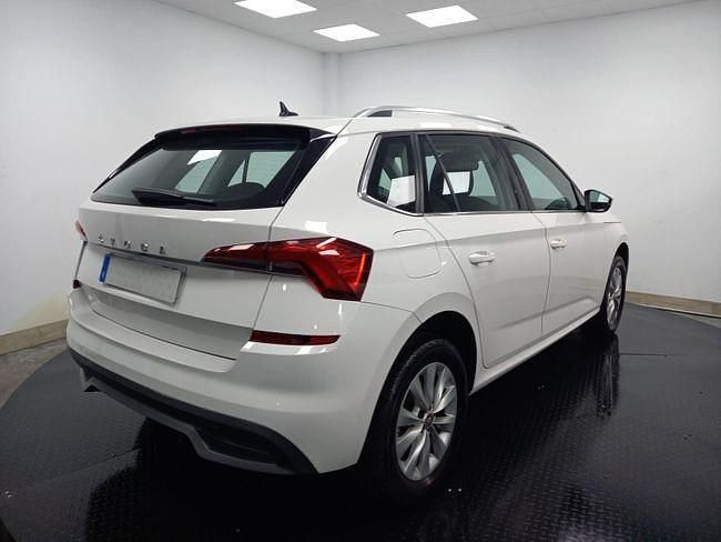 Usado Skoda Kamiq Ambition 110 CV (80 kW) 2021 Blanco SUV