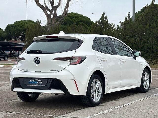 Usado Toyota Corolla Active 122 CV (89 kW) 2020 Blanco Berlina