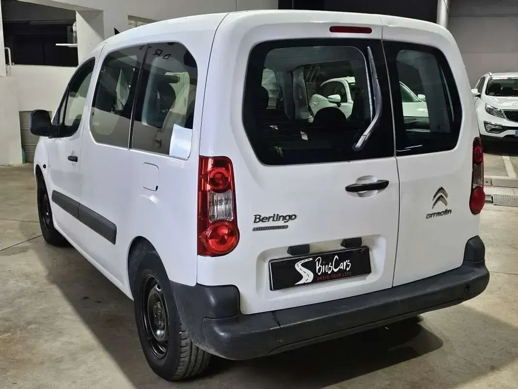 Usado Citroën Berlingo Live 90 CV (66 kW) 2017 Blanco Monovolumen