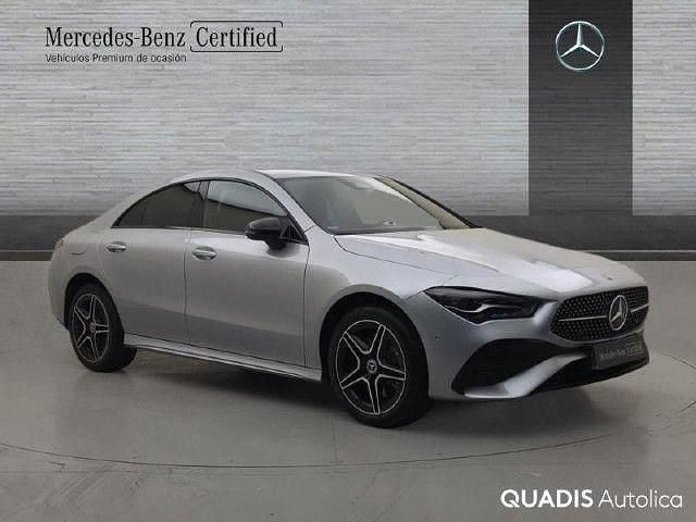 Usado Mercedes CLA250e AMG line 218 CV (160 kW) 2025 Plata hightech Berlina