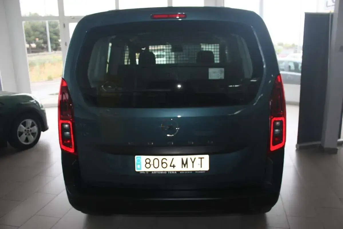 Usado Opel Combo S 102 CV (75 kW) 2025 Azul Monovolumen