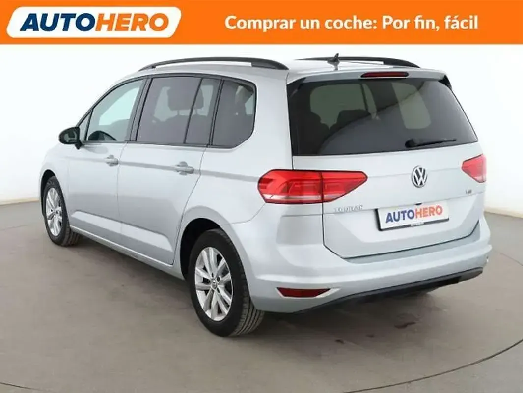Usado VW Touran Advance 116 CV (85 kW) 2017 Gris Monovolumen