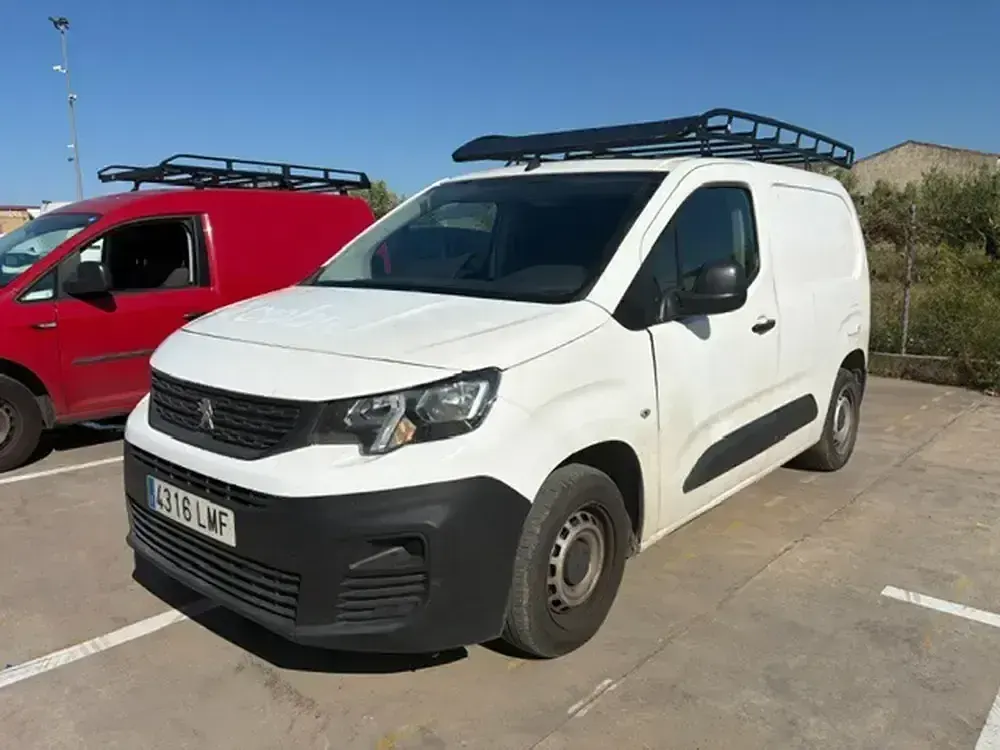 Usado Peugeot Partner Premium 98 CV (72 kW) 2021 Blanco Monovolumen