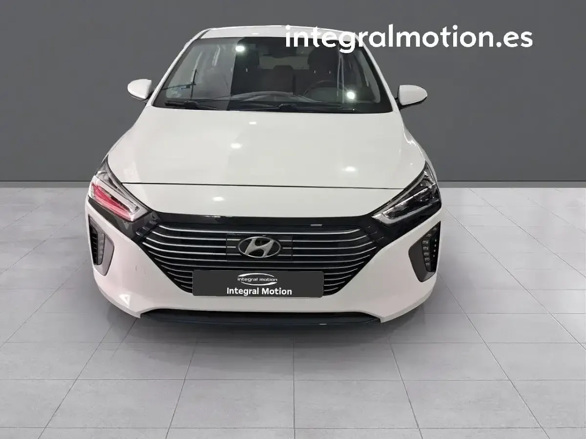 Usado Hyundai Ioniq 141 CV (103 kW) 2017 Blanco Utilitario