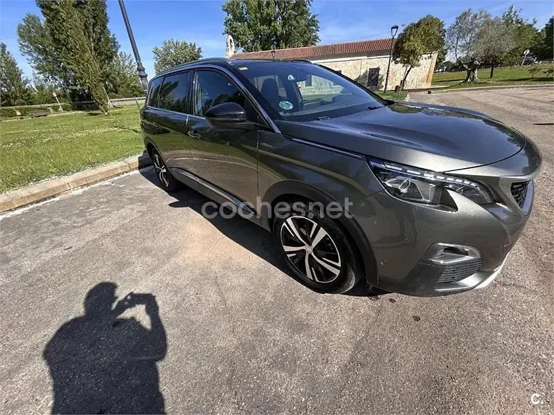 Usado Peugeot 5008 GT-line 120 CV (88 kW) 2017 Negro SUV