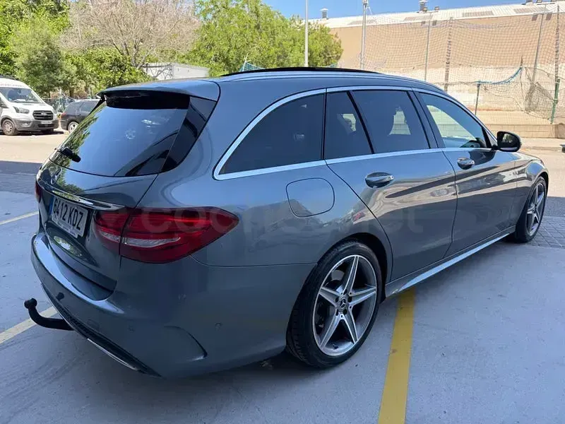 Usado Mercedes C220 170 CV (125 kW) 2017 Gris / plata Familiar