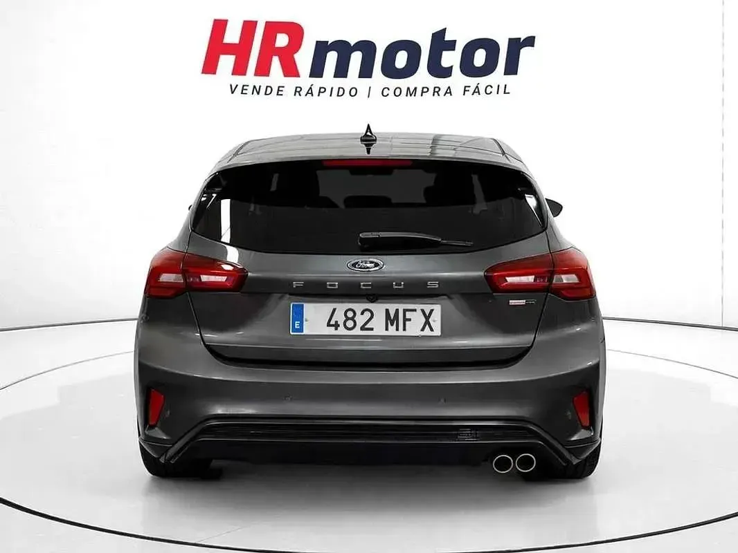 Usado Ford Focus ST-Line 155 CV (114 kW) 2023 Gris Utilitario