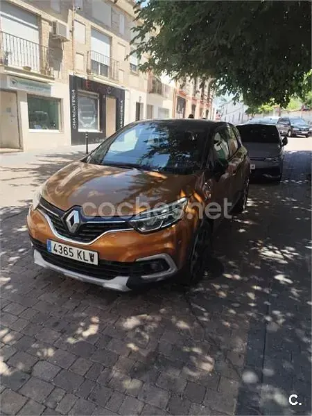 Usado Renault Captur Zen 90 CV (66 kW) 2018 Naranja SUV