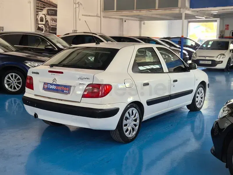 Usado Citroën Xsara 90 CV (66 kW) 2003 Blanco Berlina
