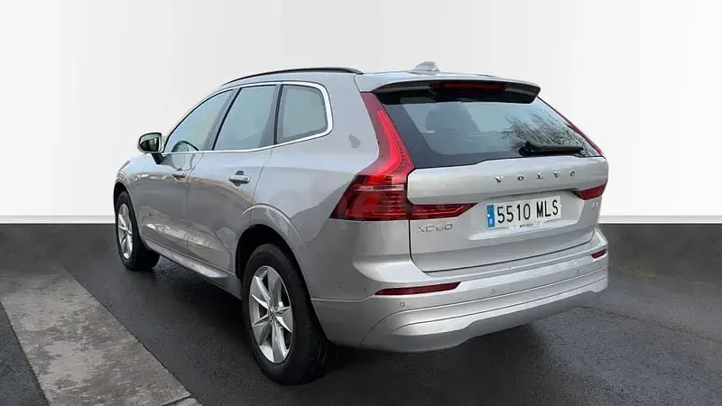 Usado Volvo XC60 Core 197 CV (144 kW) 2023 Gris / plata SUV