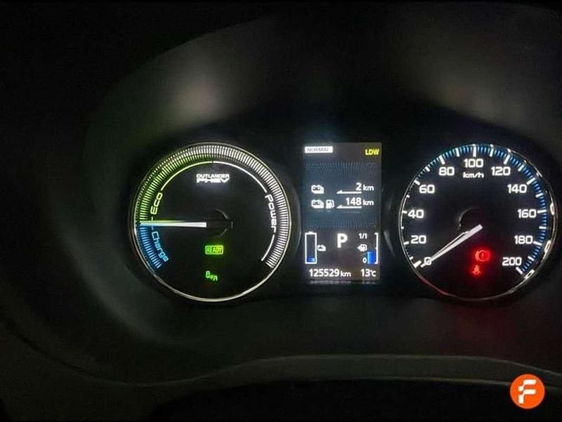 Blanco Usado 2017 Mitsubishi Outlander P-HEV SUV | 15.790 € (Precio justo) - Imagen 1/4