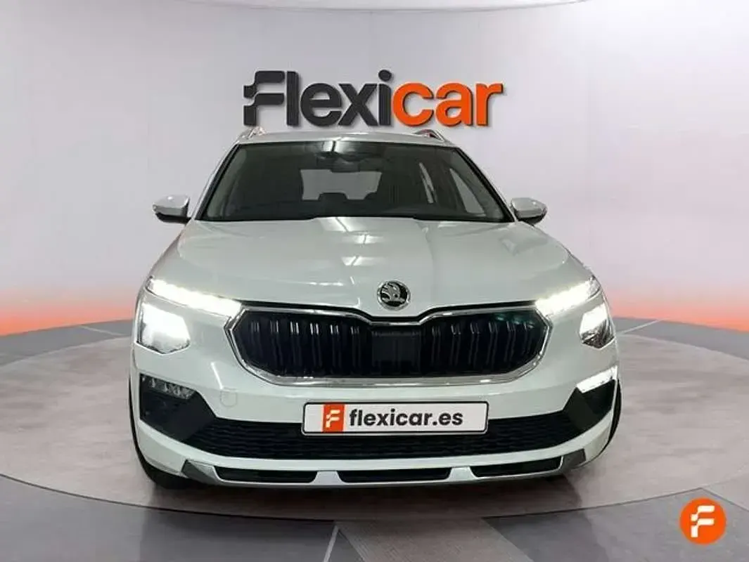 Usado Skoda Kamiq Selection 116 CV (85 kW) 2025 Blanco SUV
