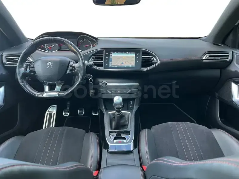 Usado Peugeot 308 Allure 150 CV (110 kW) 2015 Blanco Berlina