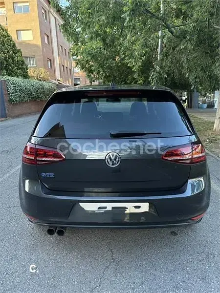 Usado VW Golf VII GTE 204 CV (150 kW) 2016 Gris / plata Berlina