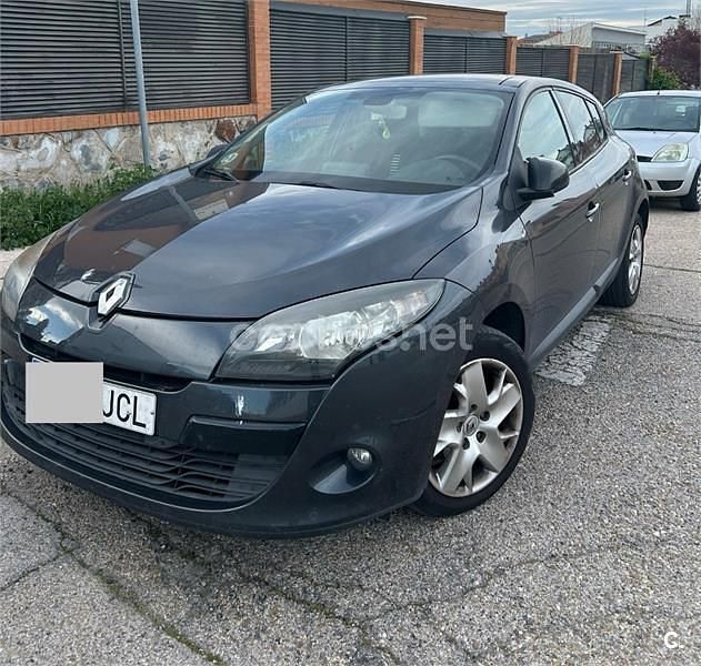 Begagnad Renault Mégane 110 HK (80 kW) 2012 Svart Sedan
