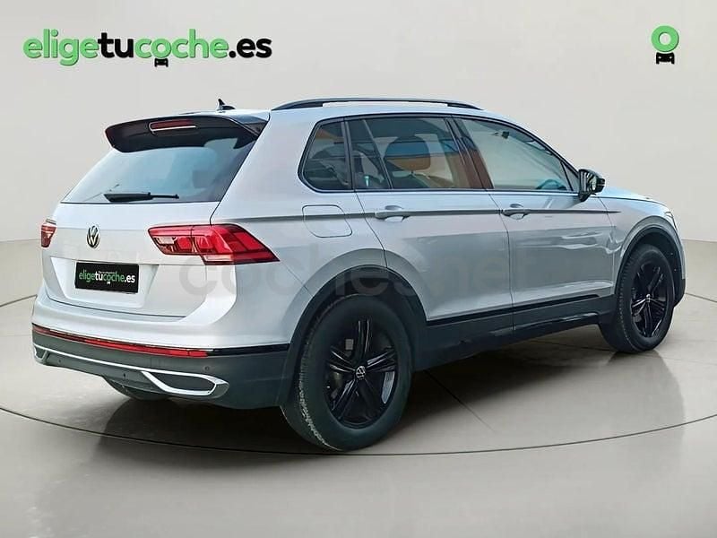 Usado VW Tiguan Sportline 130 CV (95 kW) 2022 Gris / plata SUV