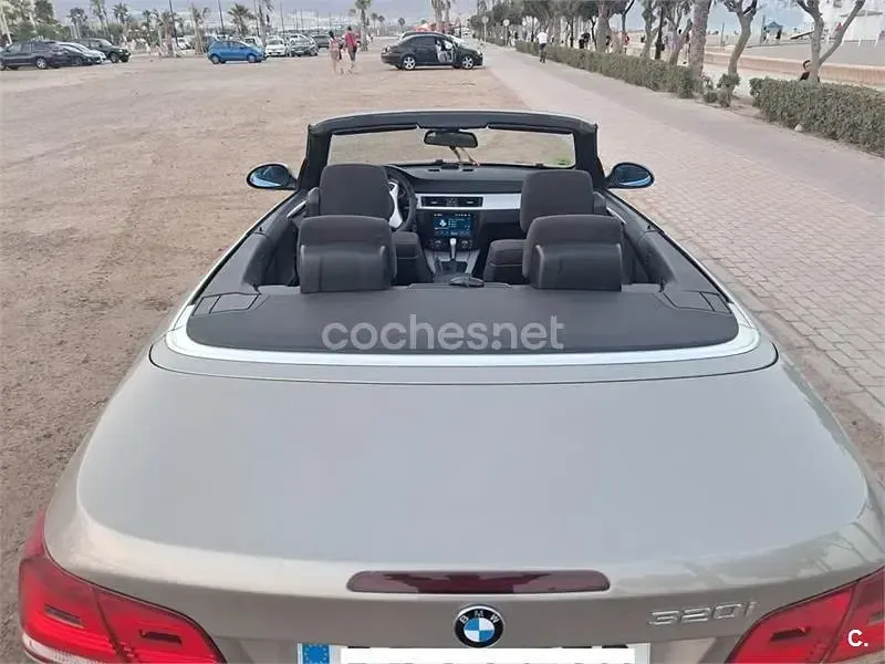 Usado BMW 320 Cabriolet Sport Line 170 CV (125 kW) 2008 Gris / plata Descapotable
