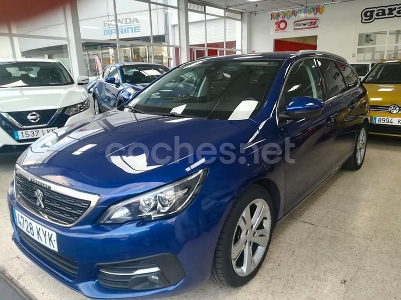 Usado Peugeot 308 SW Access 100 CV (73 kW) 2019 Azul Familiar