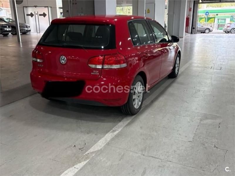 Usado VW Golf VII Advance 105 CV (77 kW) 2012 Rojo Berlina