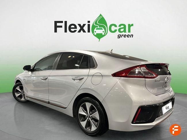 Usado Hyundai Ioniq 88 kW (120 CV) 2018 Gris Utilitario