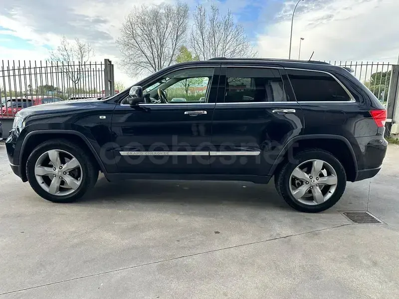 Käytetty Jeep Grand Cherokee Overland 286 HP (210 kW) 2011 Musta Katumaasturi