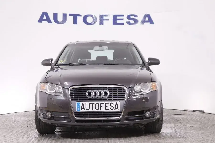 Usado Audi A4 140 CV (102 kW) 2007 Negro metalizado Berlina