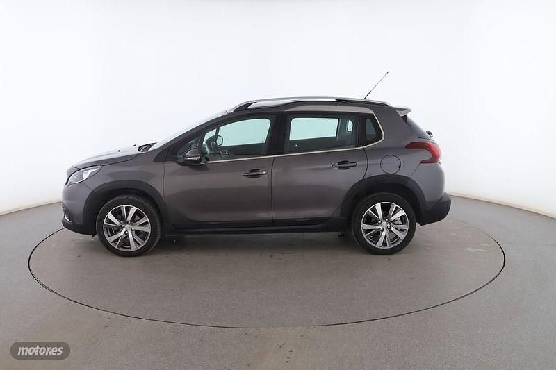 Usado Peugeot 2008 Allure 120 CV (88 kW) 2017 Gris SUV