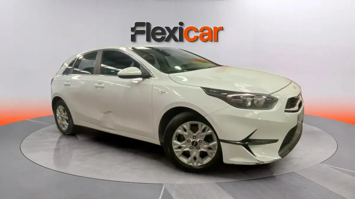 Usado Kia Ceed 136 HP (100 kW) 2023 Citadino