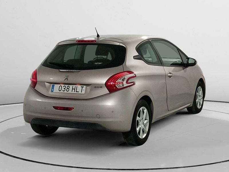 Usado Peugeot 208 Active 83 CV (61 kW) 2012 Beige Utilitario
