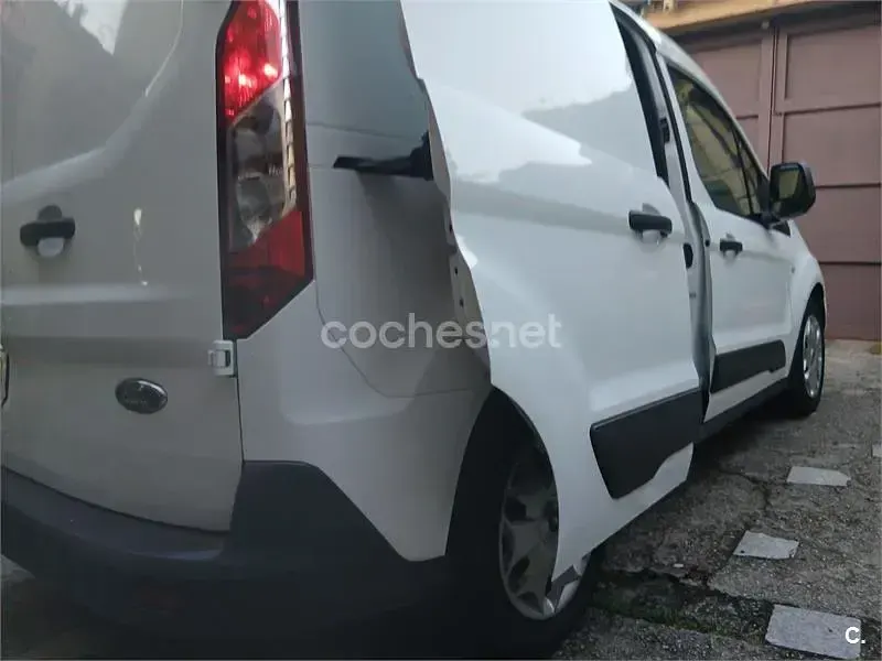 Usado Ford Tourneo Connect Trend 100 CV (73 kW) 2018 Blanco Monovolumen