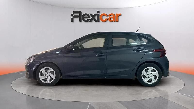 Usado Hyundai i20 101 CV (74 kW) 2022 Negro Berlina