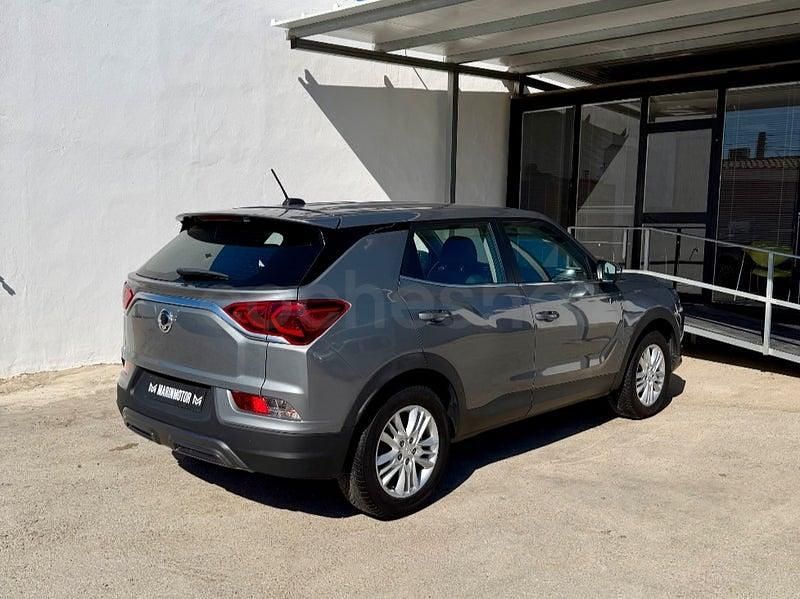 Usado Ssangyong (KGM) Korando 149 CV (109 kW) 2020 Gris / plata SUV