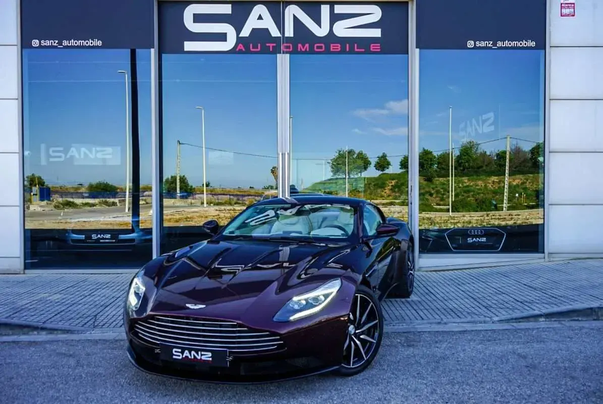 Usado Aston Martin DB11 608 CV (447 kW) 2019 Burdeos Coupe