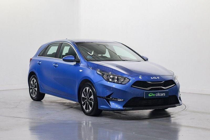 Usado Kia Ceed 100 CV (73 kW) 2025 Azul Utilitario
