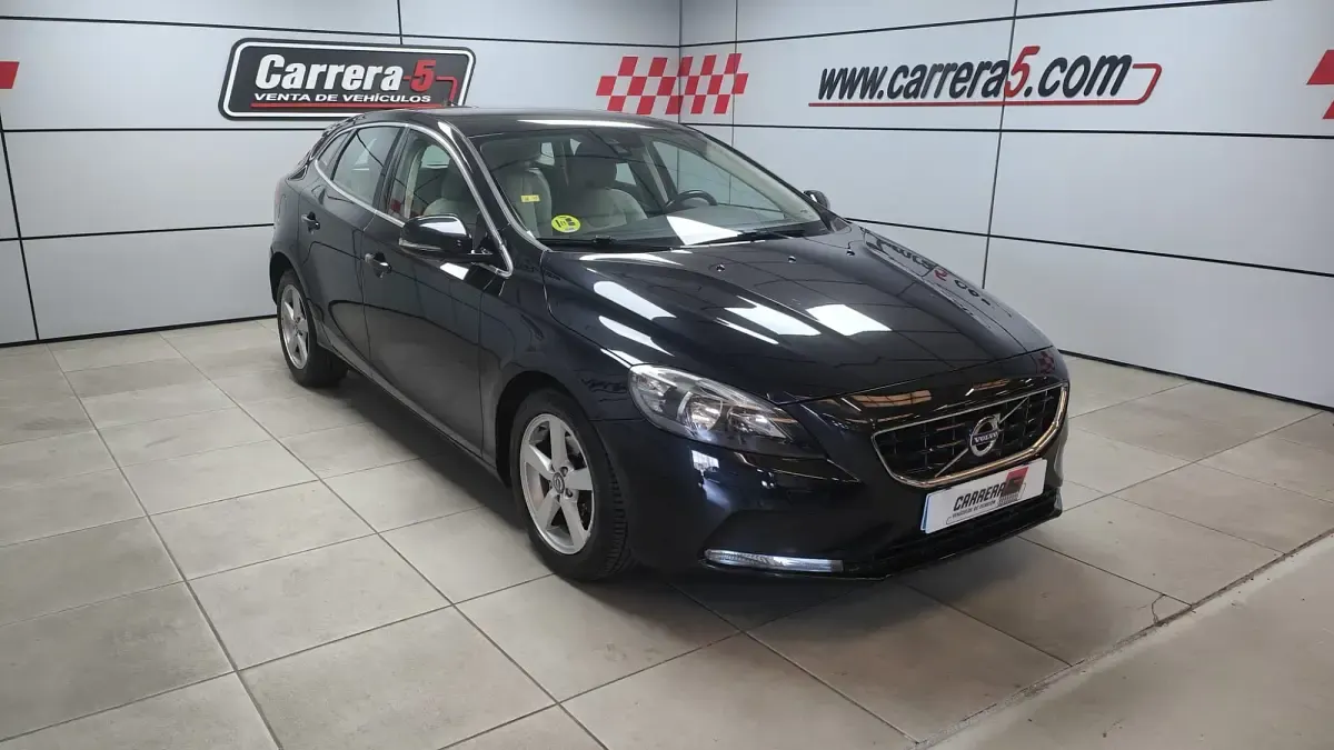 Usado Volvo V40 115 CV (84 kW) 2014 Negro Berlina