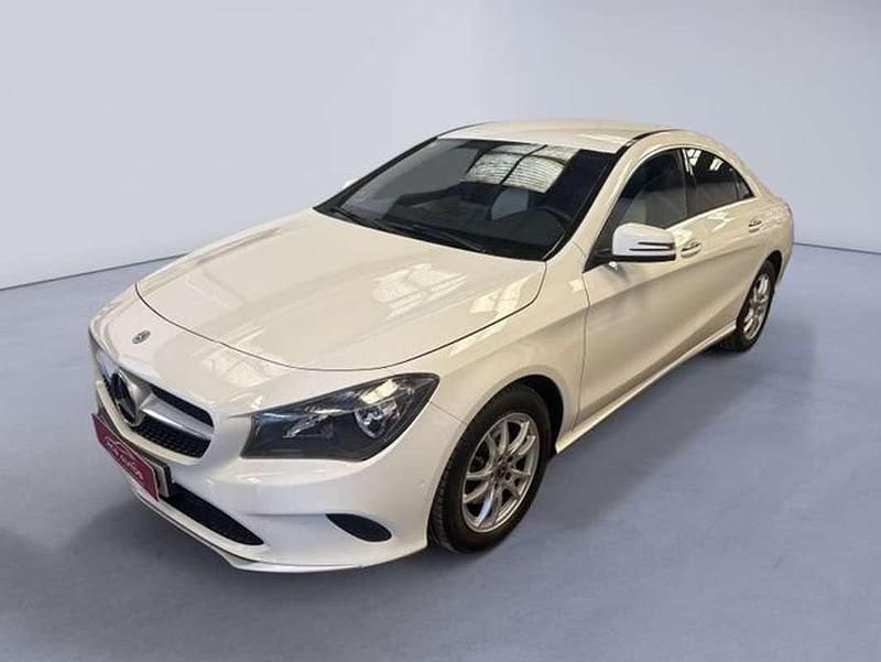 Usado Mercedes C220 Exclusive 110 CV (80 kW) 2017 Blanco Coupe