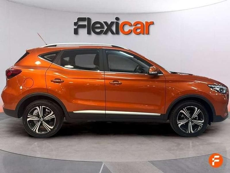 Usado MG ZS Comfort 106 HP (77 kW) 2023 Laranja SUV