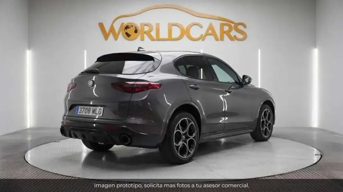 Usado Alfa Romeo Stelvio Veloce 209 CV (153 kW) 2023 Gris SUV
