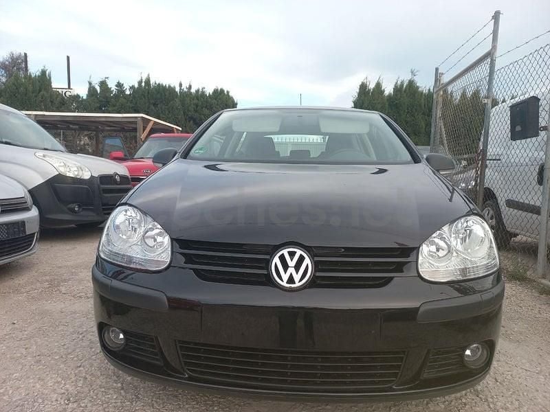 Usado VW Golf V 102 CV (75 kW) 2007 Negro Berlina