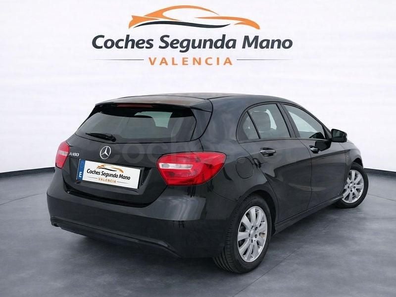 Usado Mercedes A180 Urban 122 CV (89 kW) 2014 Negro Berlina