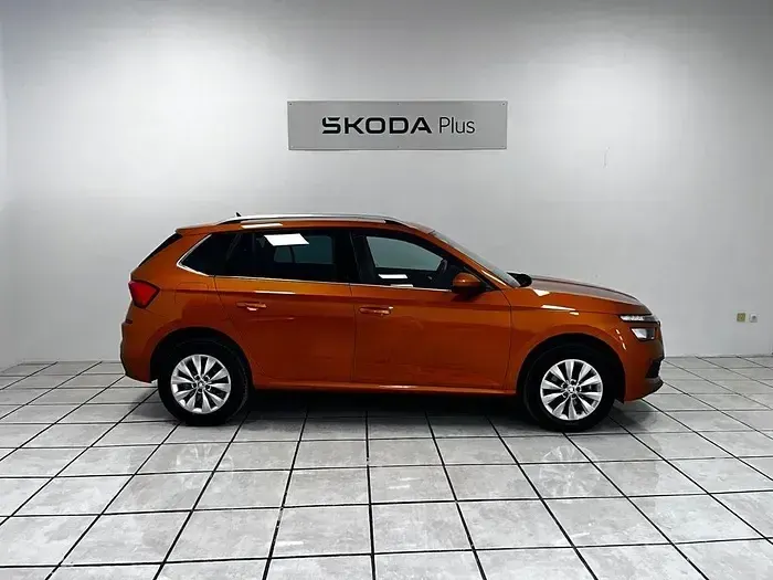 Usado Skoda Kamiq Ambition 110 CV (80 kW) 2023 Naranja SUV