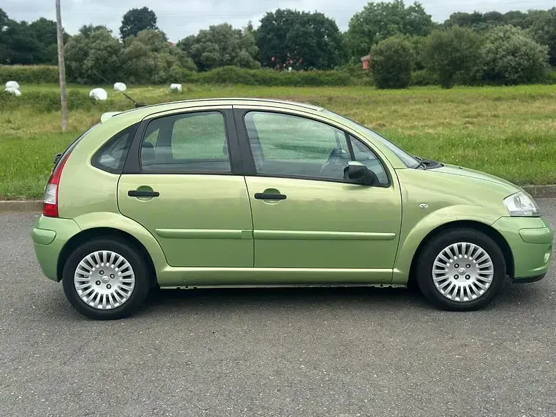 Usado Citroën C3 70 CV (51 kW) 2005 Verde Berlina