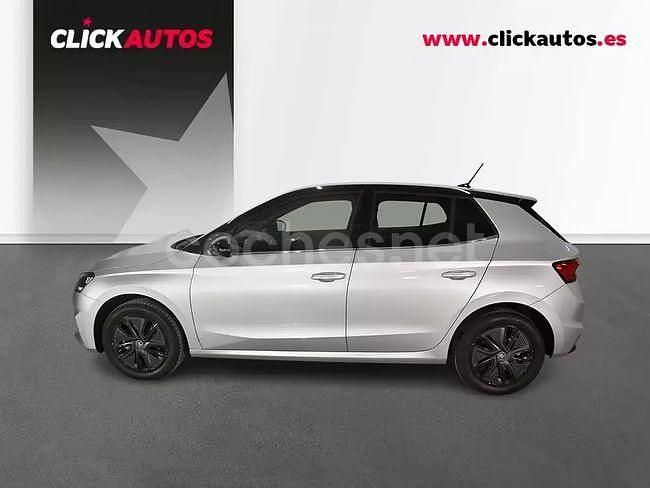 Usado Skoda Fabia 115 CV (84 kW) 2025 Gris / plata Berlina