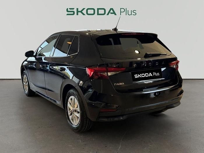 Usado Skoda Fabia Selection 95 CV (69 kW) 2025 Negro Utilitario