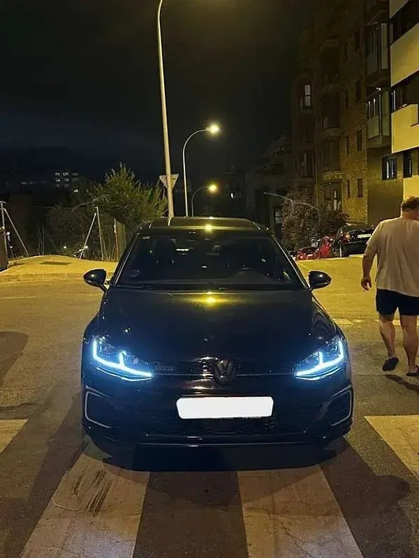 Usado VW Golf VII GTE 204 CV (150 kW) 2018 Negro Utilitario